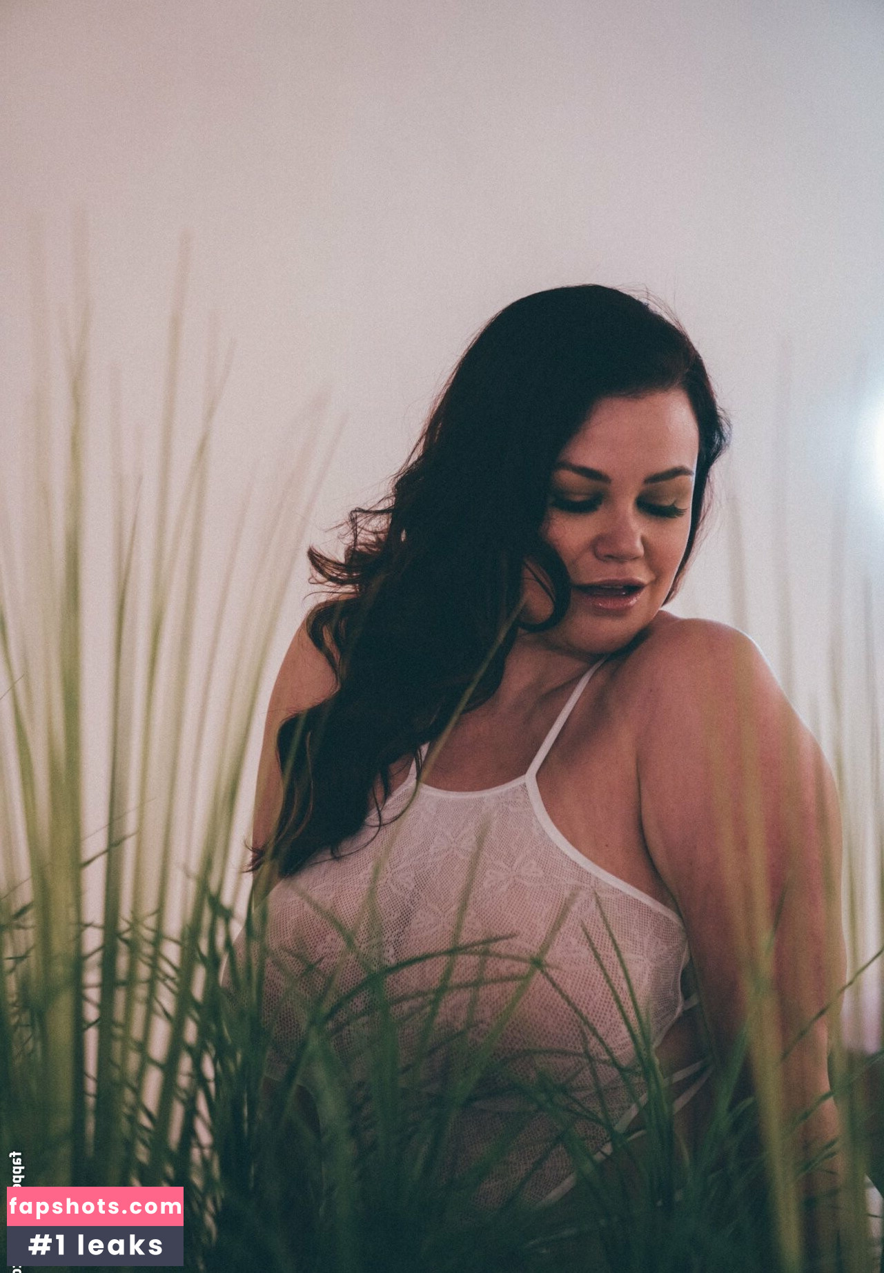 Ruby Roxx gallery photo #16