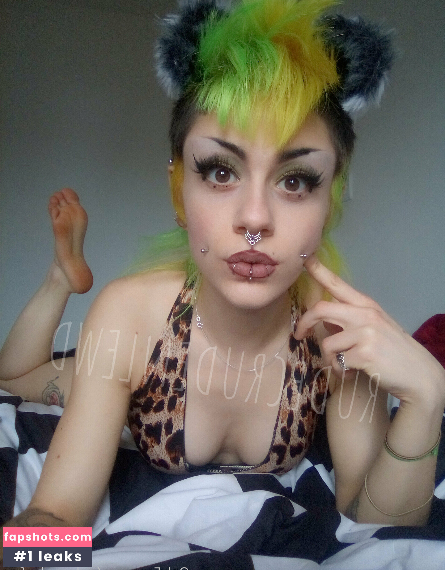 rudecrudenfree gallery photo #37