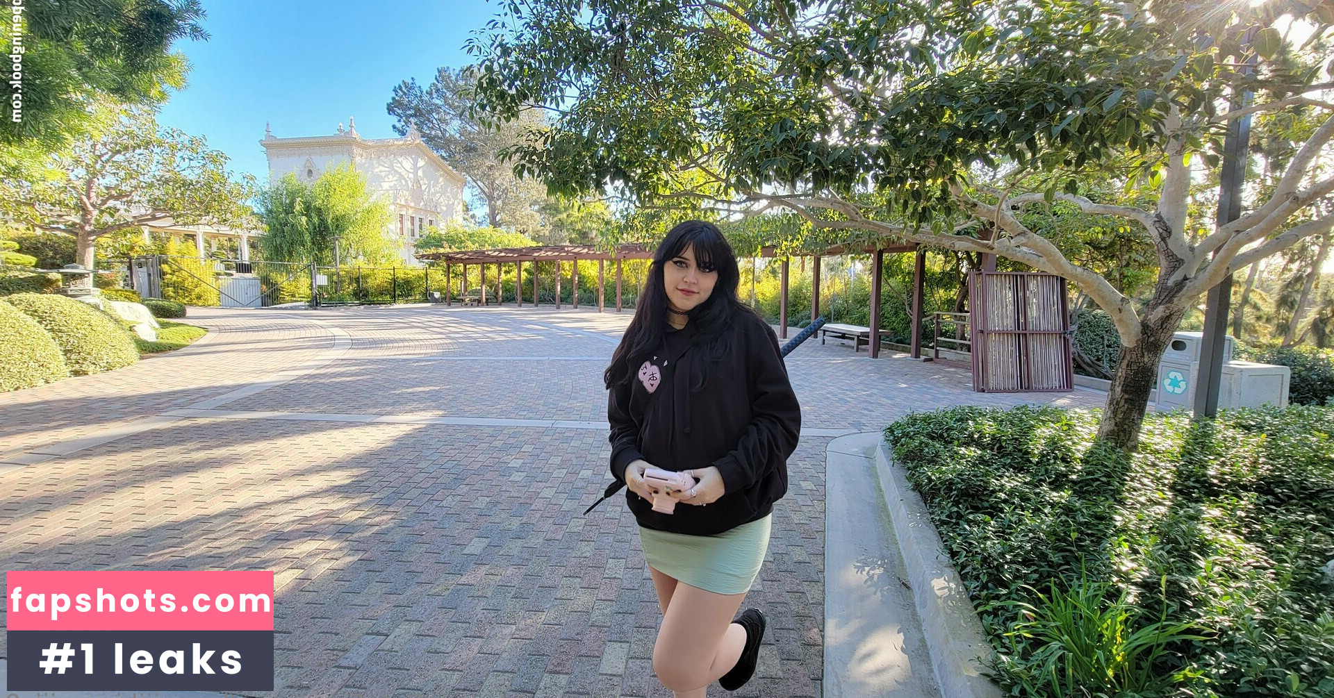 Rue Hernandez gallery photo #121