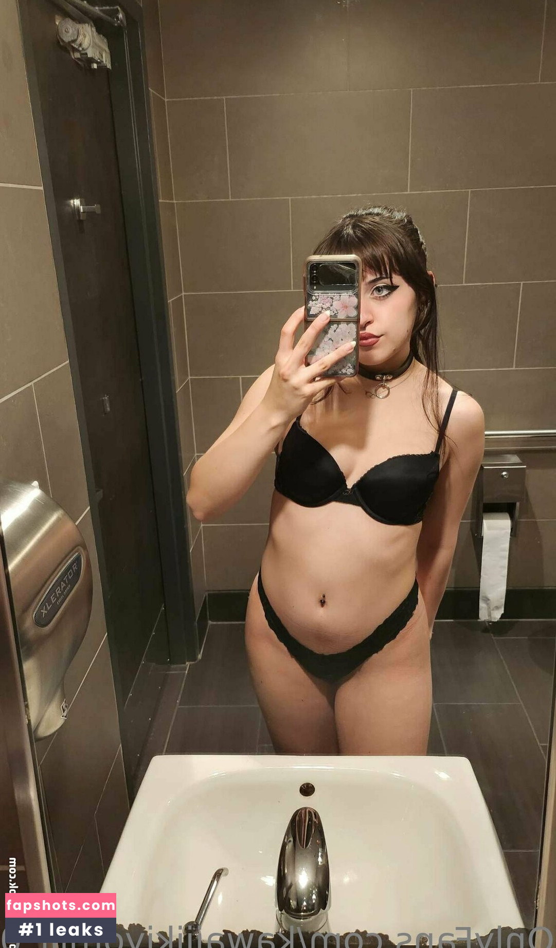 Rue Hernandez gallery photo #122