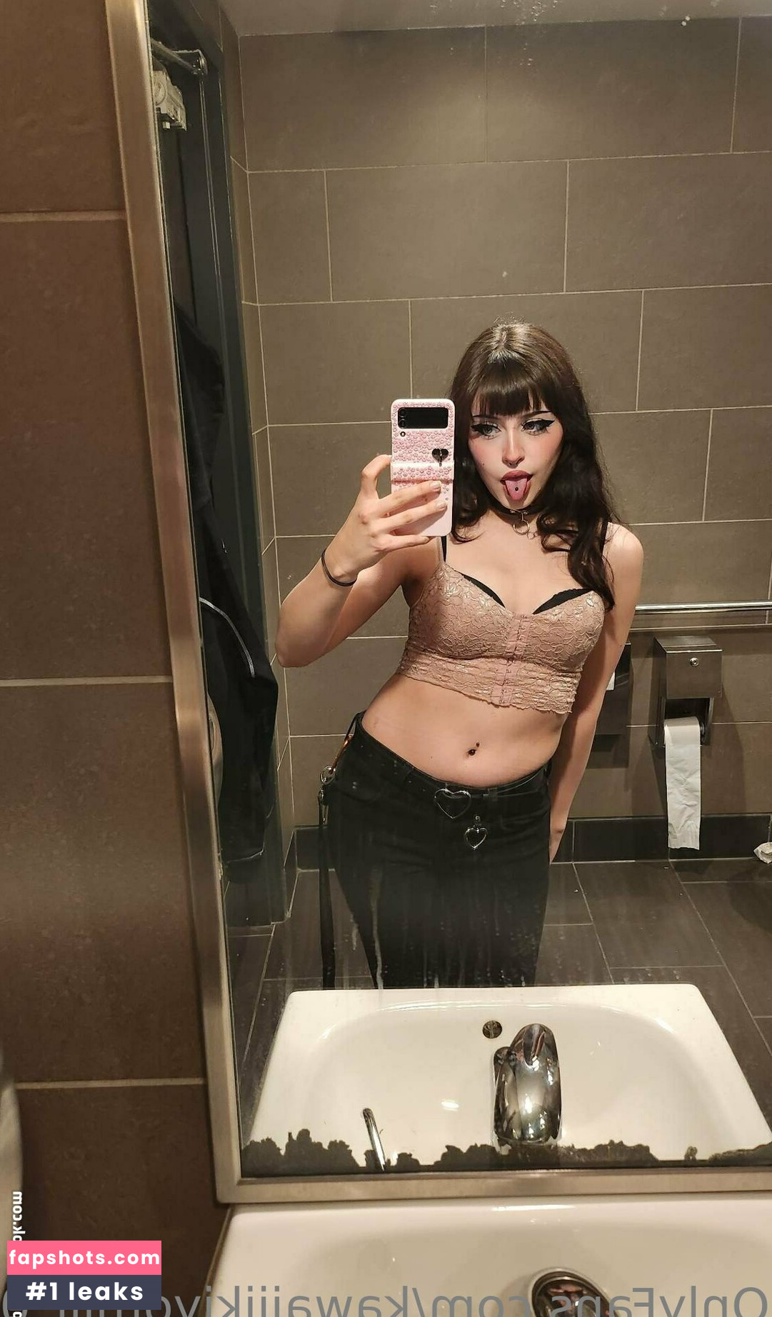 Rue Hernandez gallery photo #128