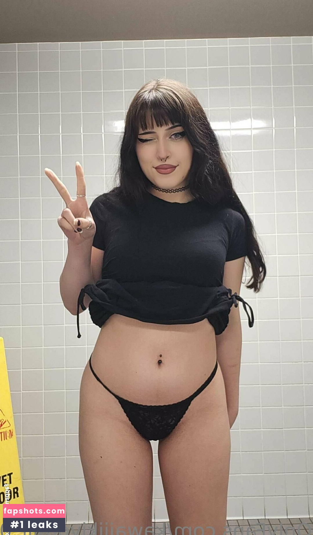 Rue Hernandez gallery photo #152