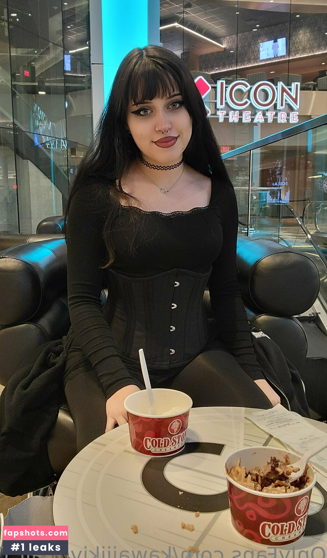 Rue Hernandez gallery photo #158