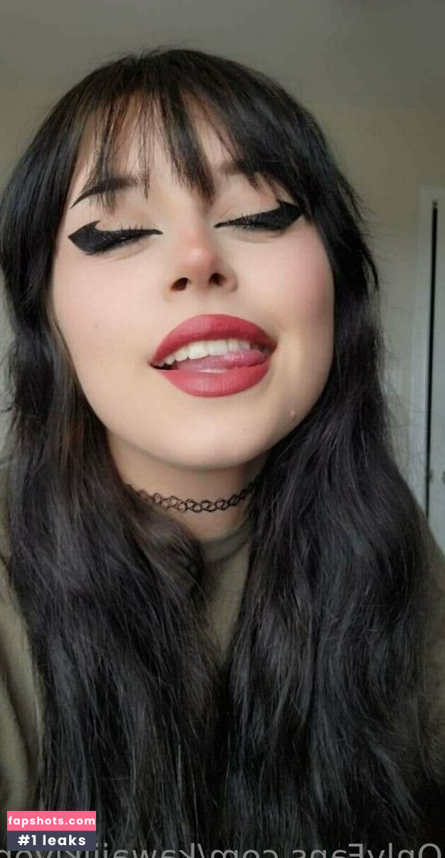 Rue Hernandez gallery photo #165