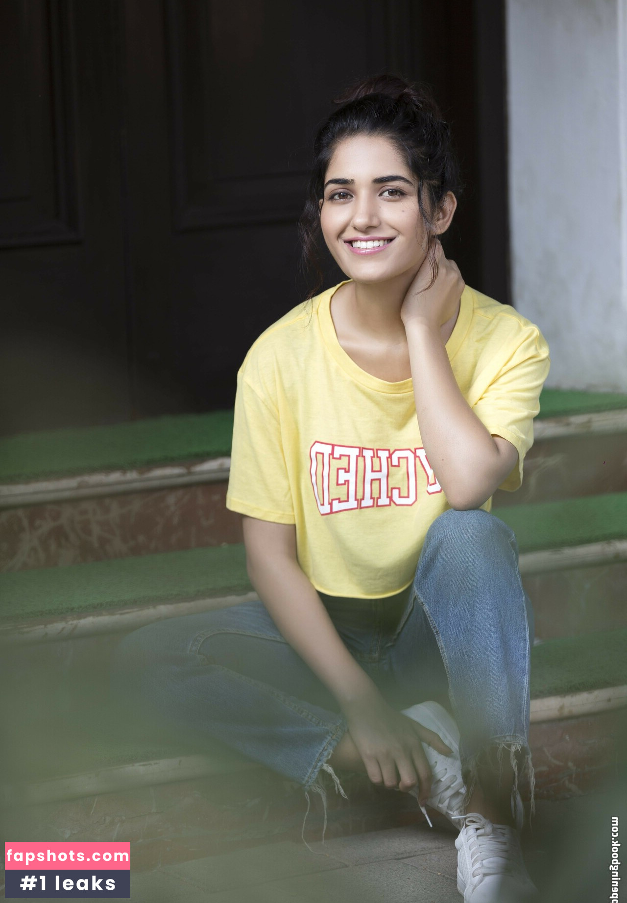 Ruhani Sharma gallery photo #16