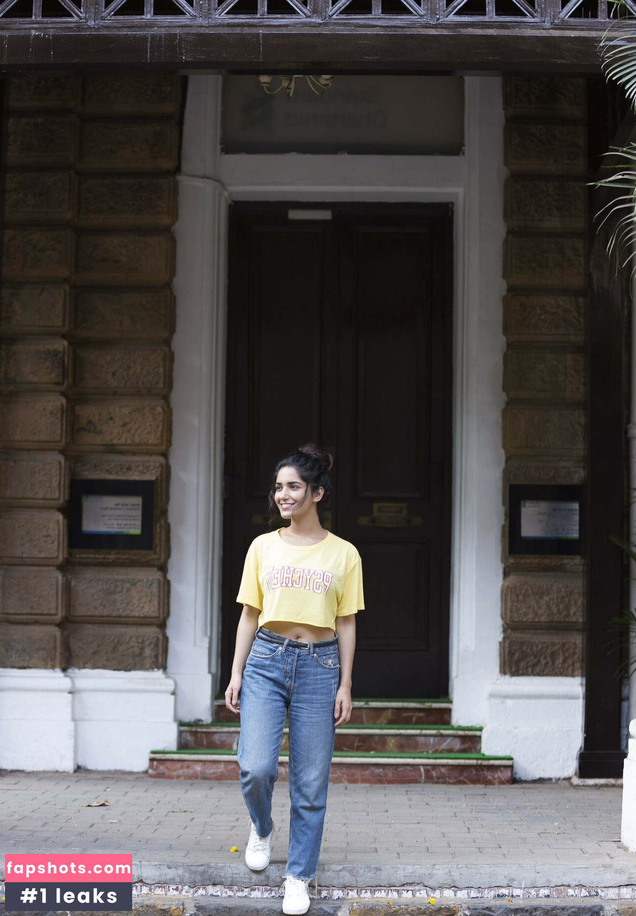 Ruhani Sharma gallery photo #7