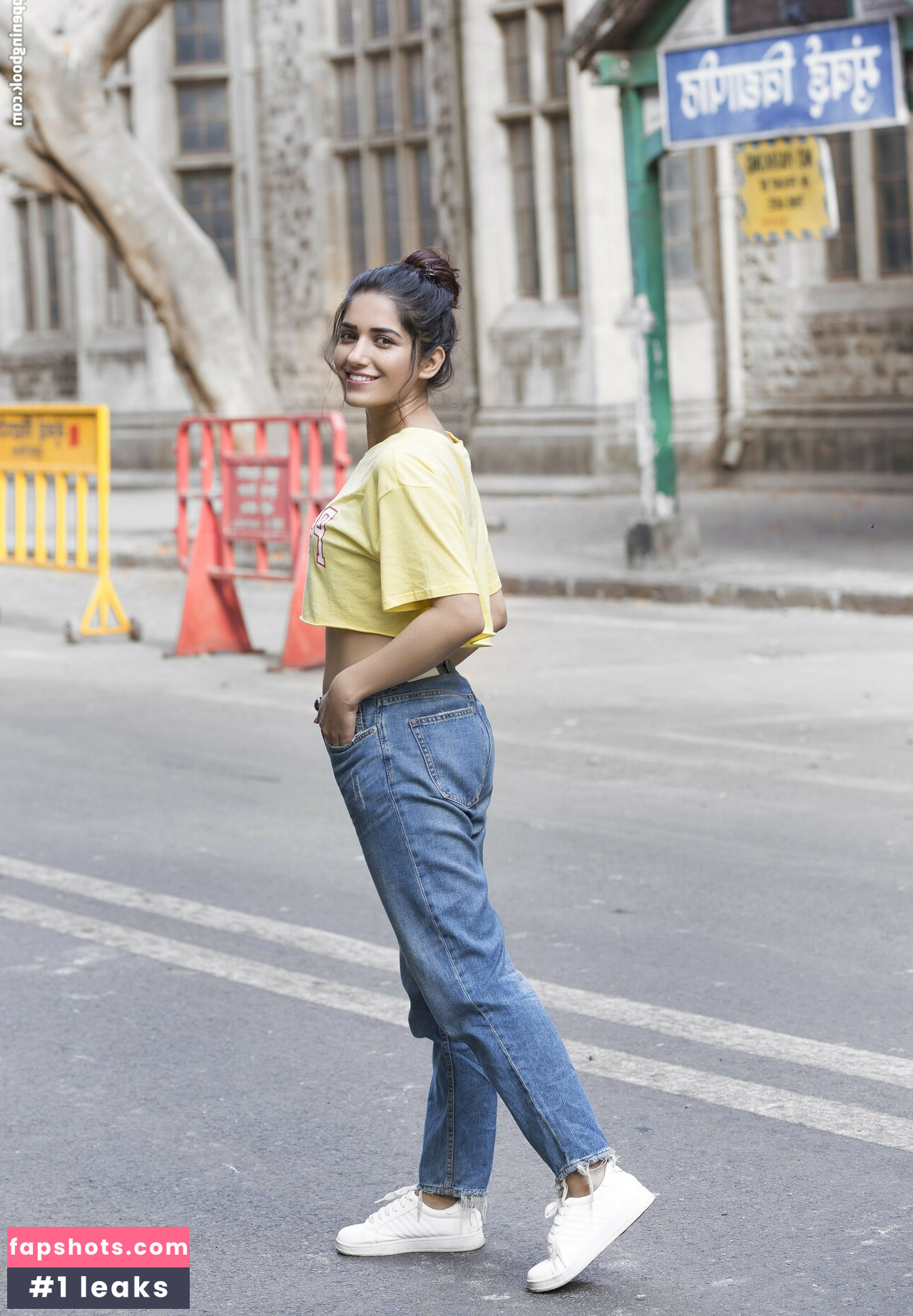 Ruhani Sharma gallery photo #9