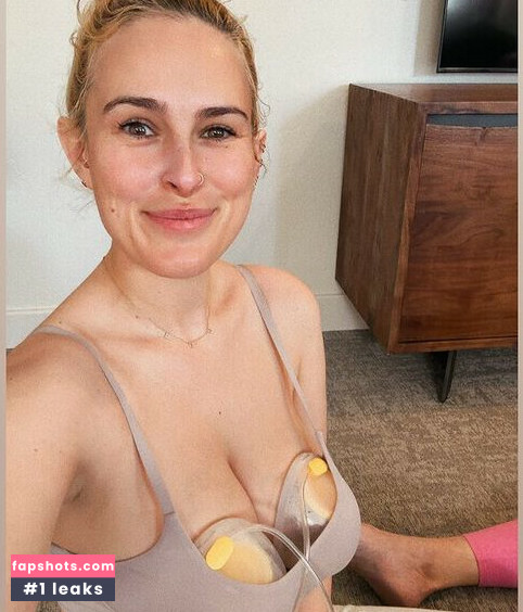 Rumer Willis gallery photo #110