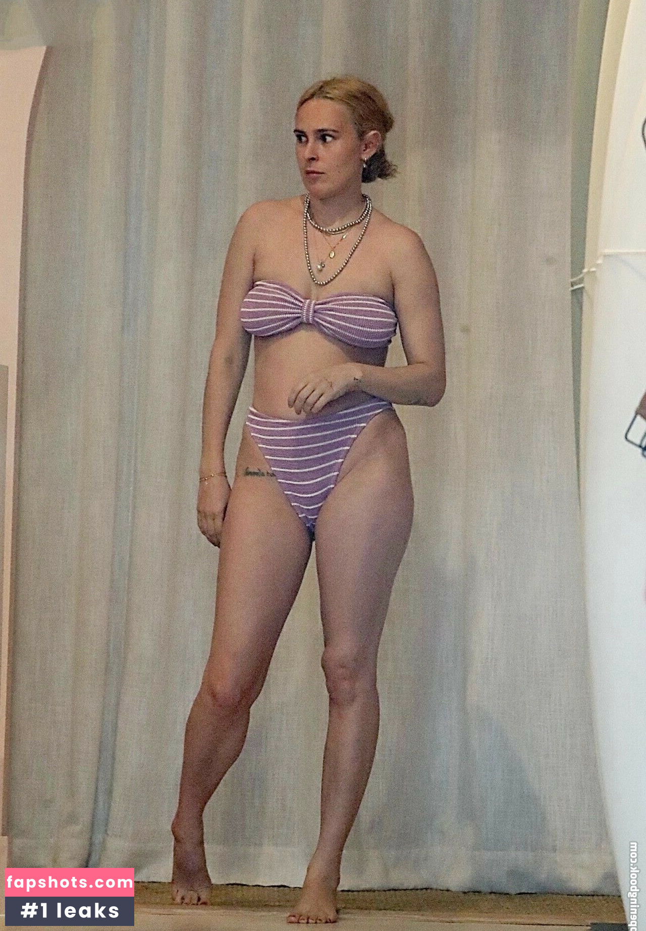 Rumer Willis gallery photo #27