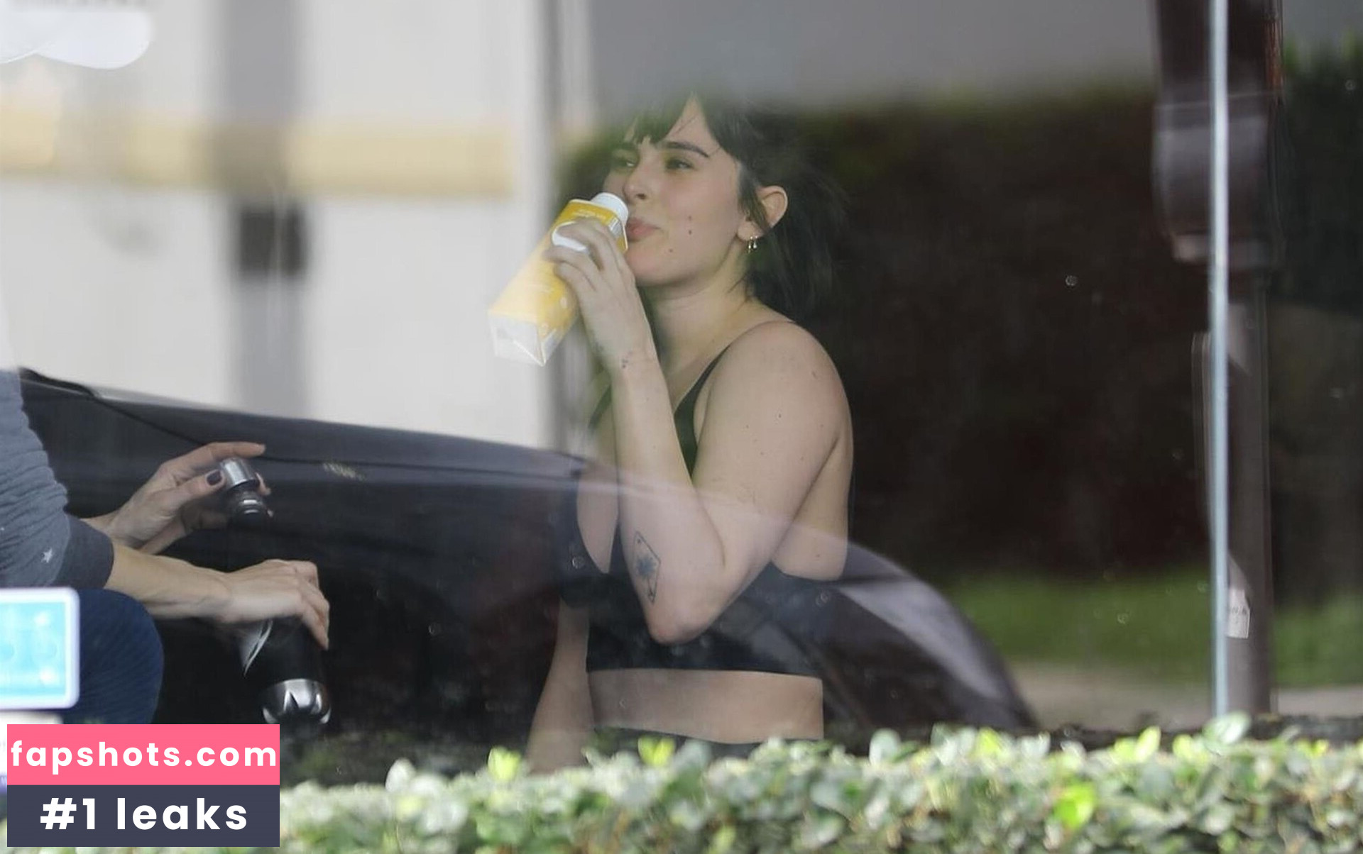Rumer Willis gallery photo #9