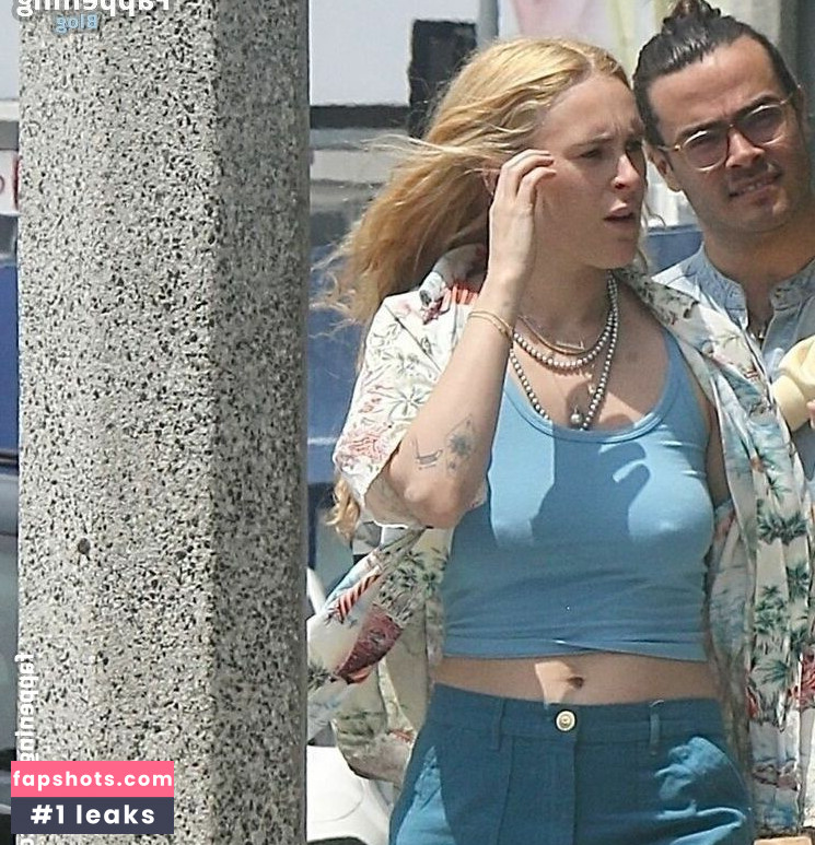 Rumer Willis gallery photo #81