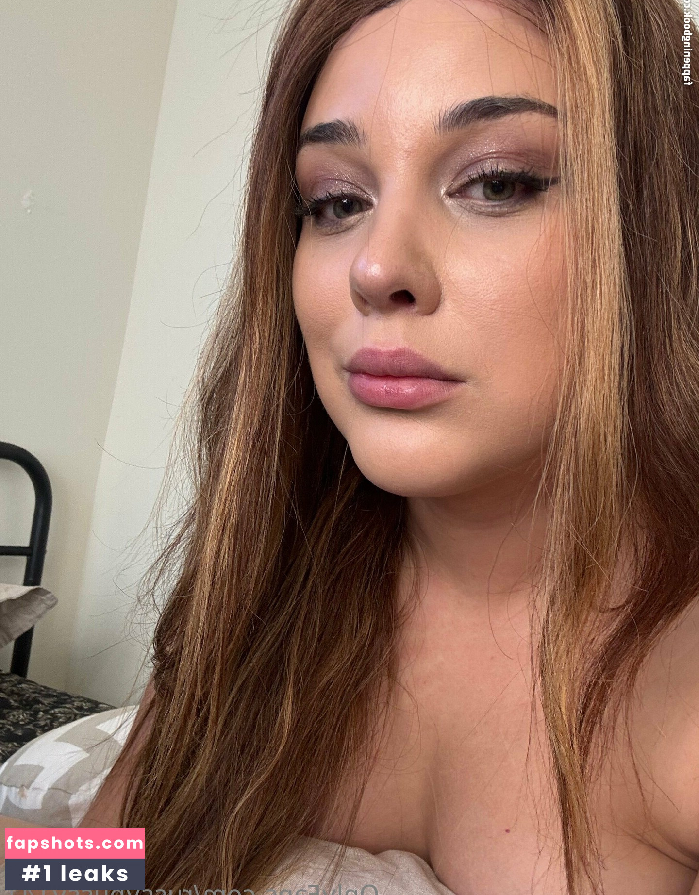 russypussy141 nude babe gallery