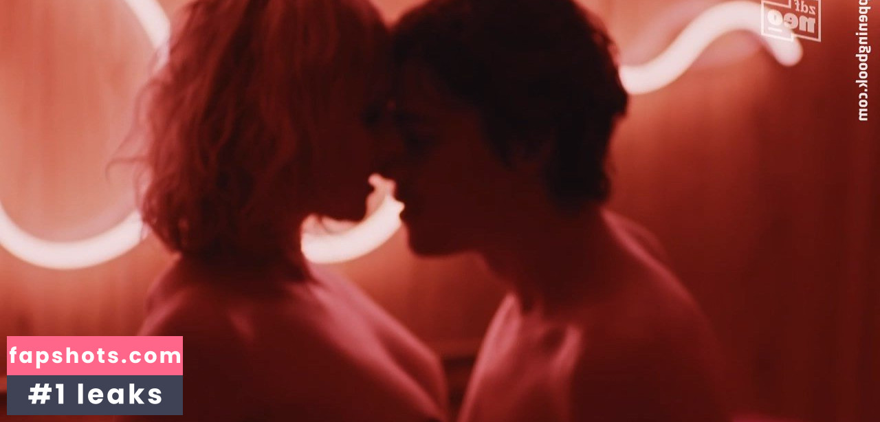 Ruth Becquart gallery photo #4