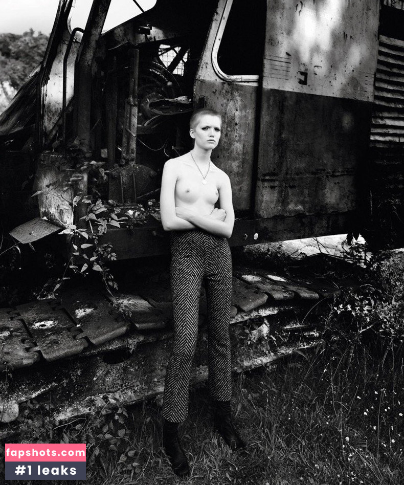 Ruth Bell gallery photo #2