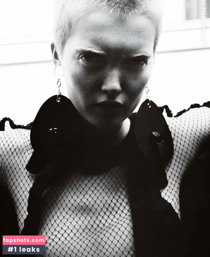 Ruth Bell gallery photo #3