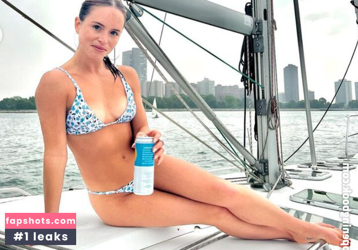 Ryann Shane gallery photo #14