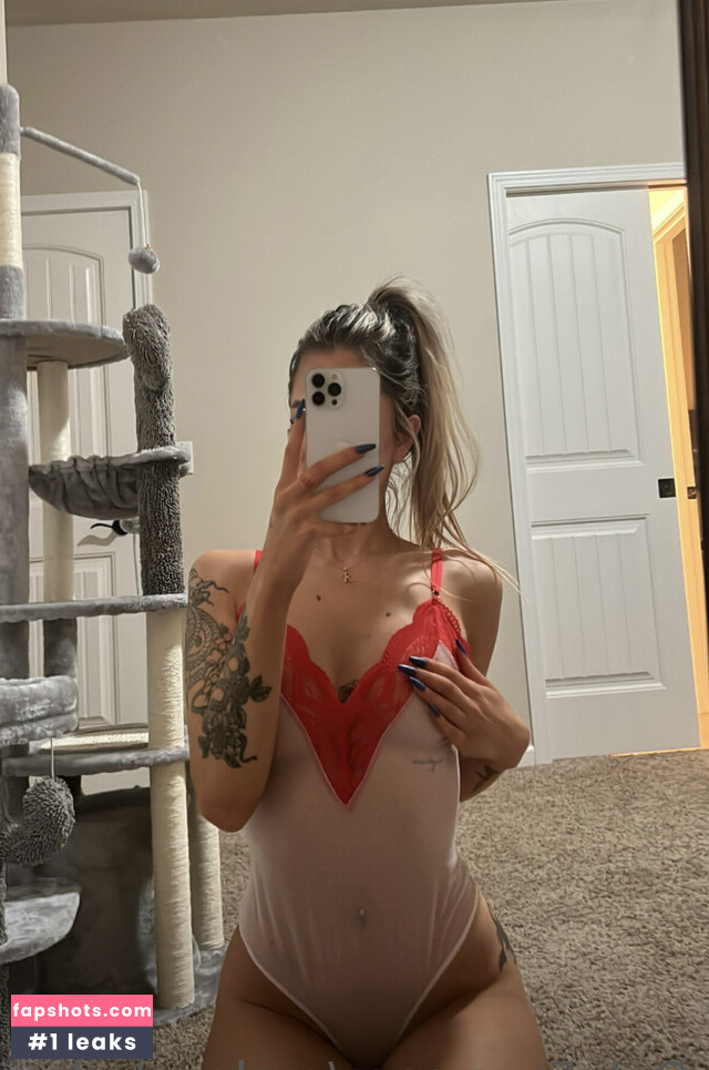 Ryelee Steiling gallery photo #10