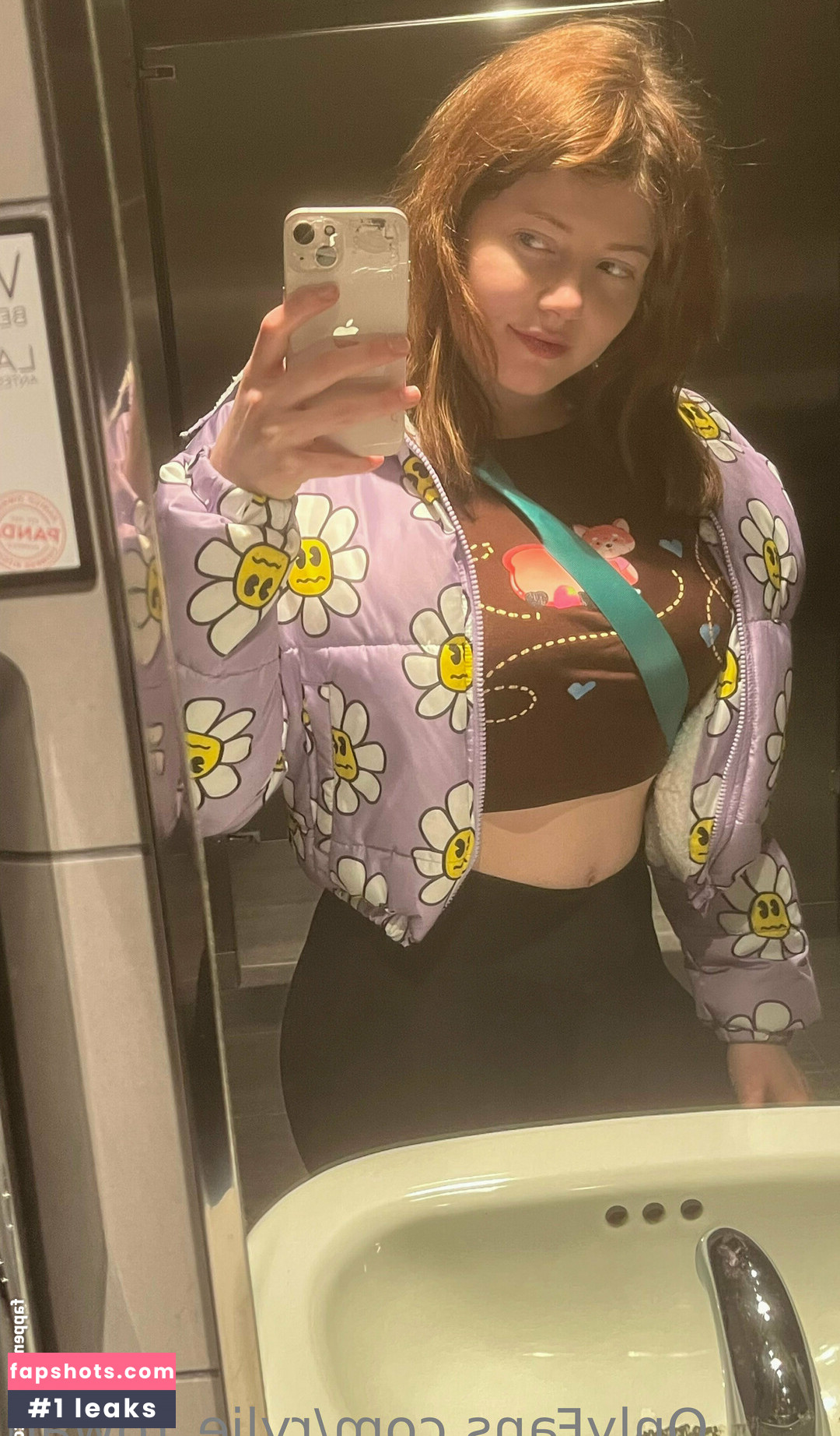 Rylie Rowan gallery photo #139