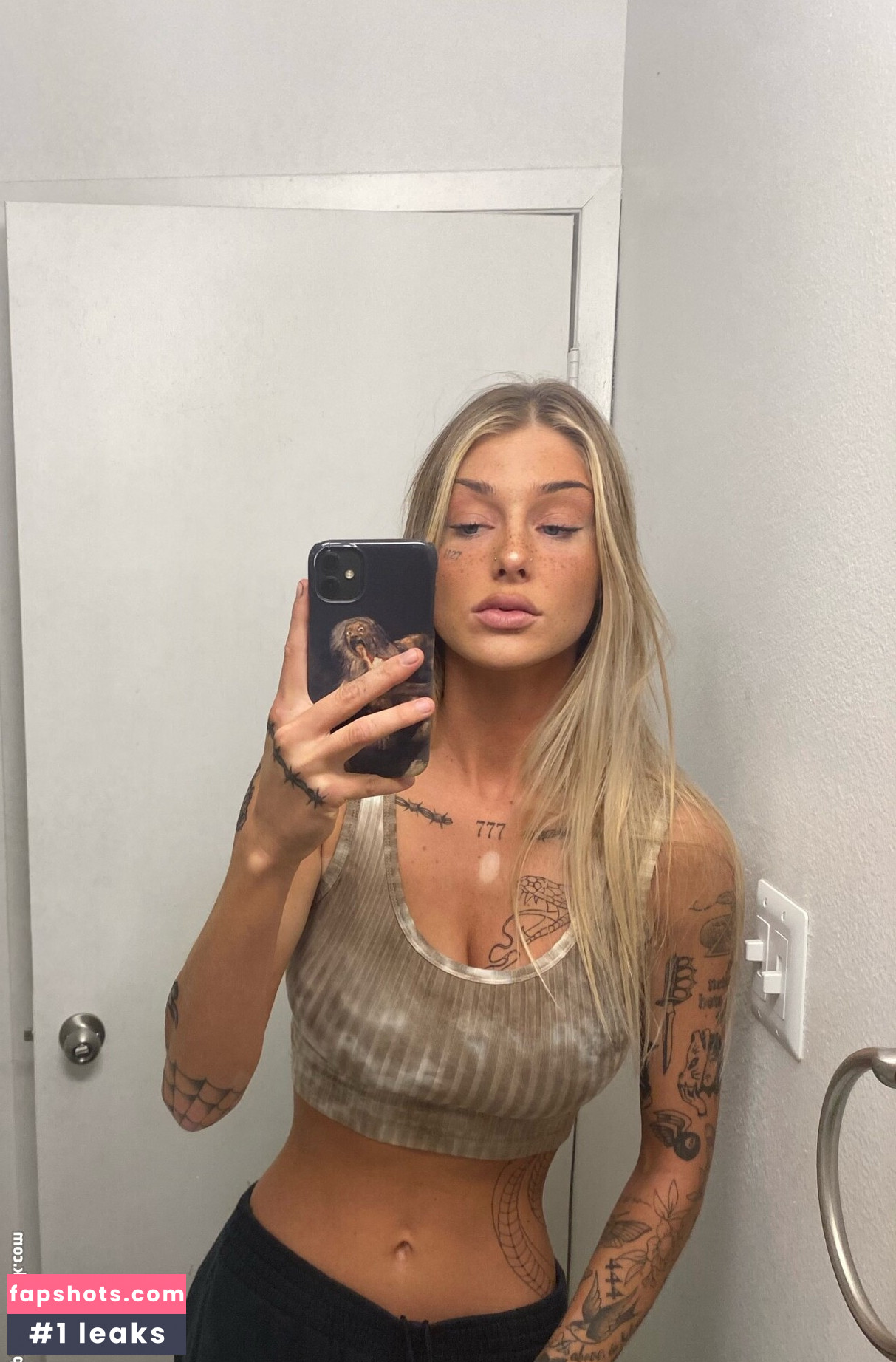 Ryrenee gallery photo #18