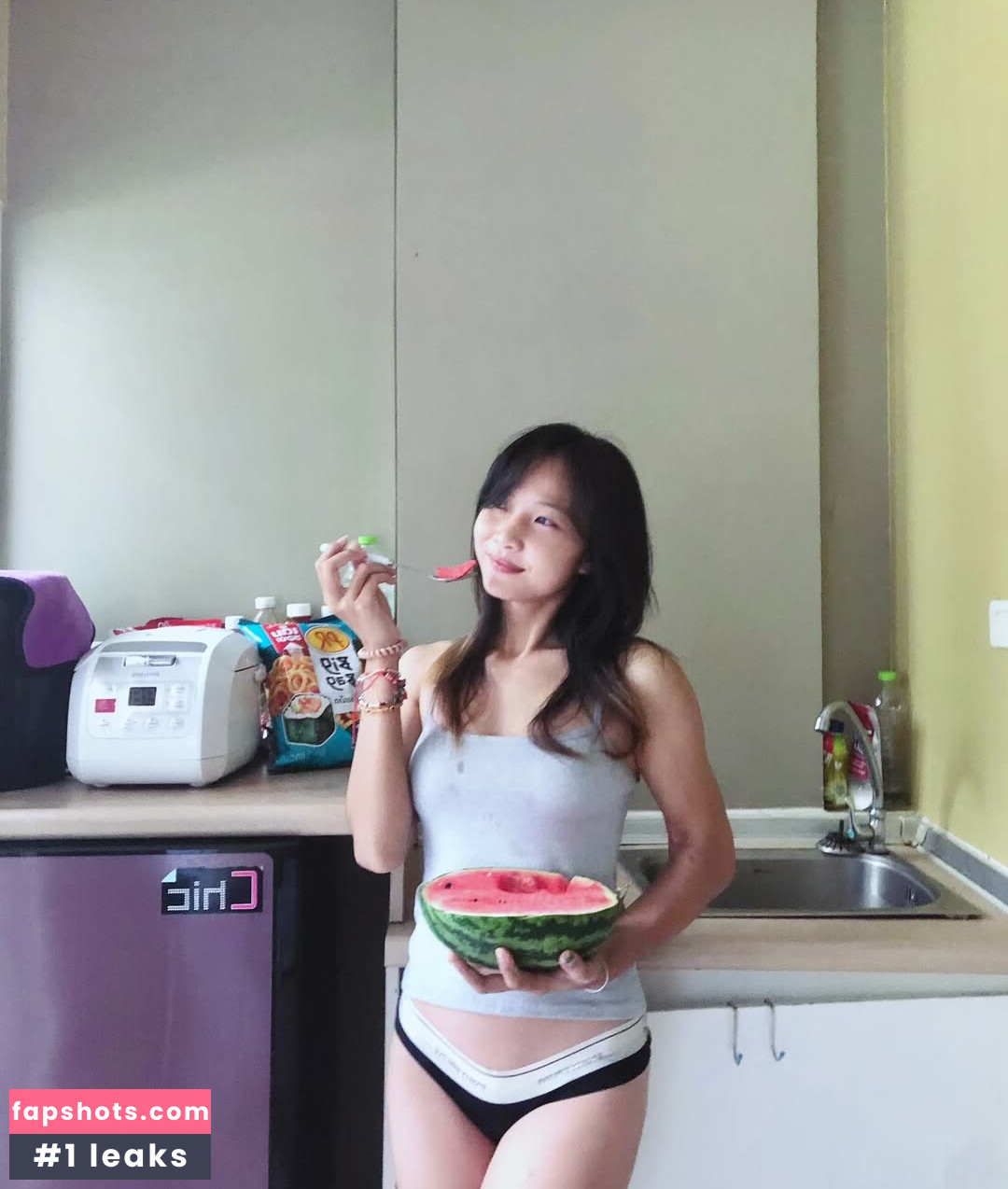 s_suikaa gallery photo #29