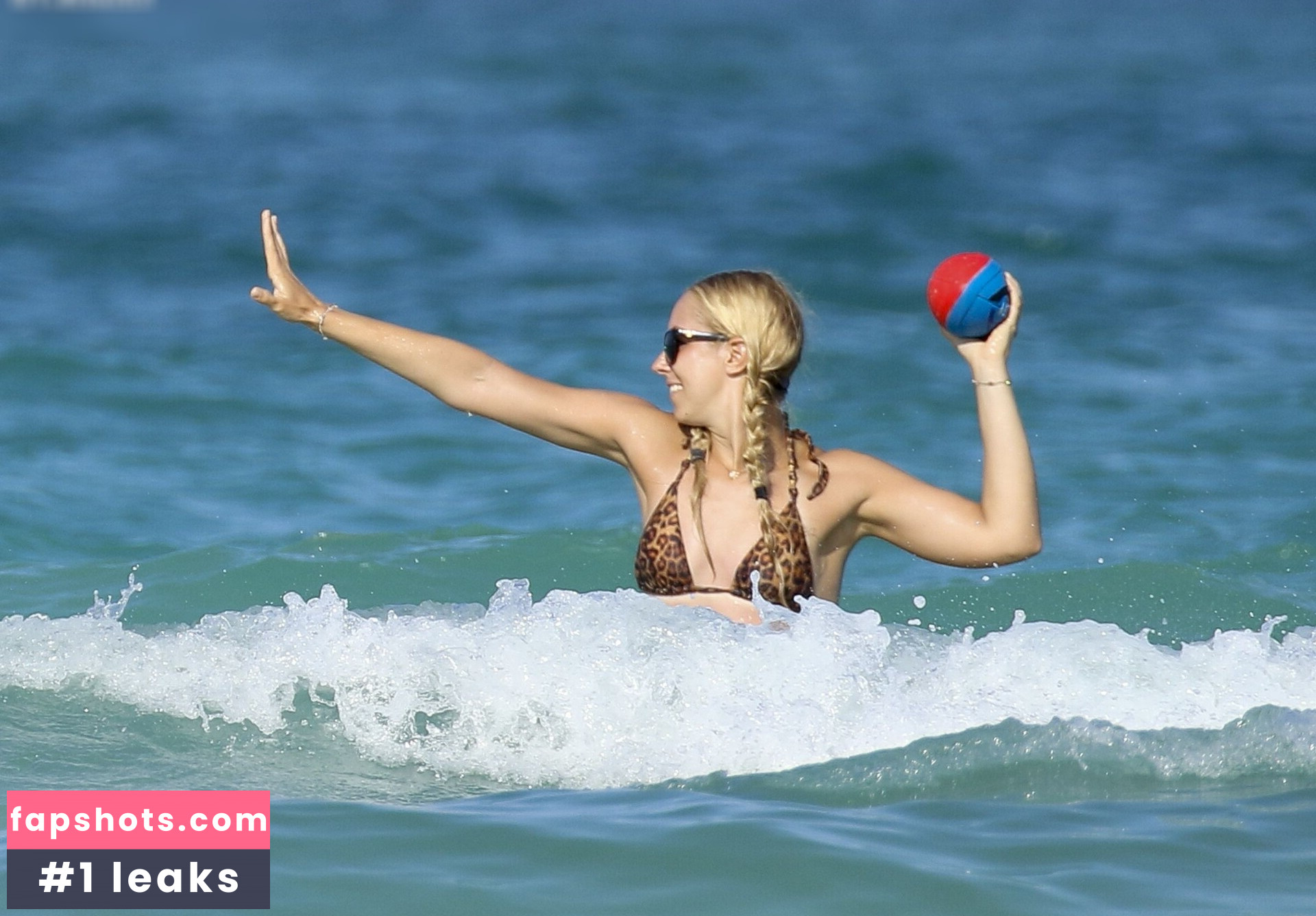 Sabine Lisicki gallery photo #3