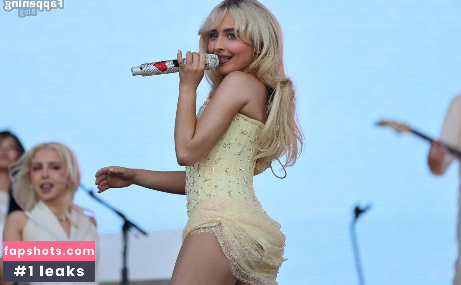 Sabrina Carpenter gallery photo #1221