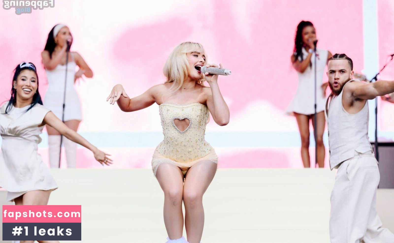 Sabrina Carpenter gallery photo #1236