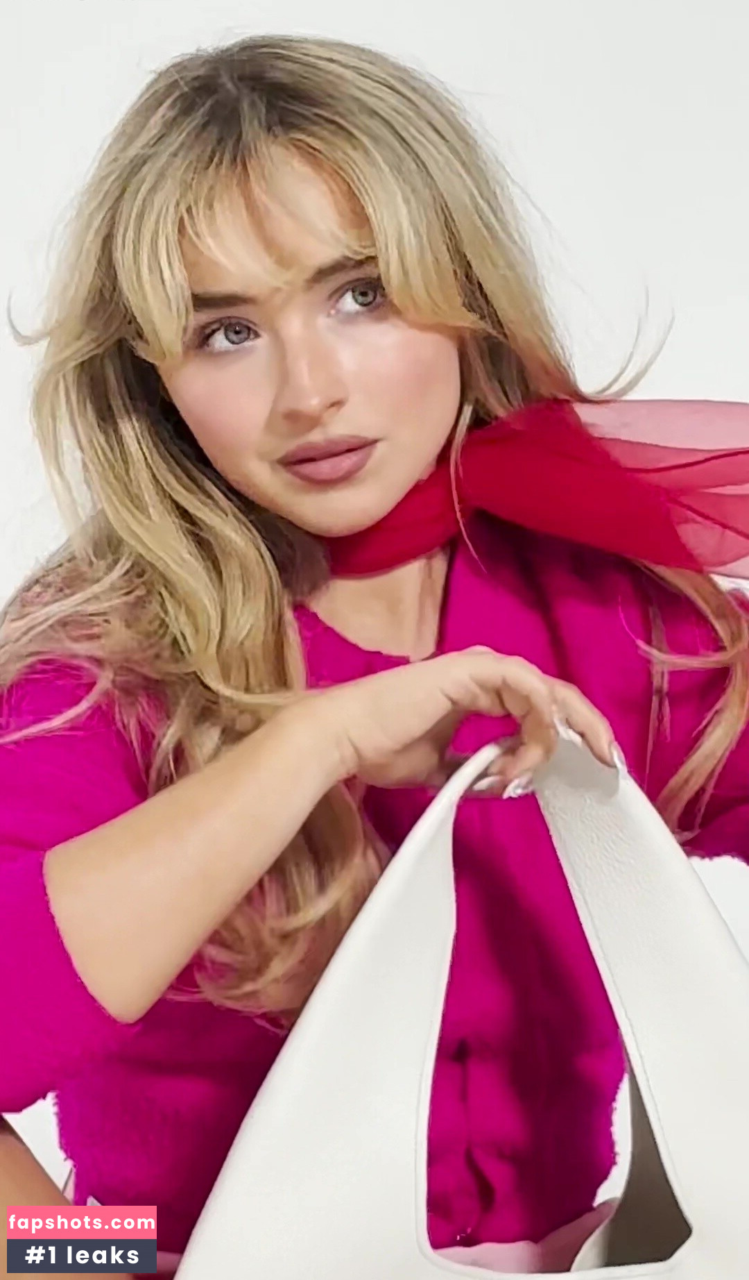 Sabrina Carpenter gallery photo #1316