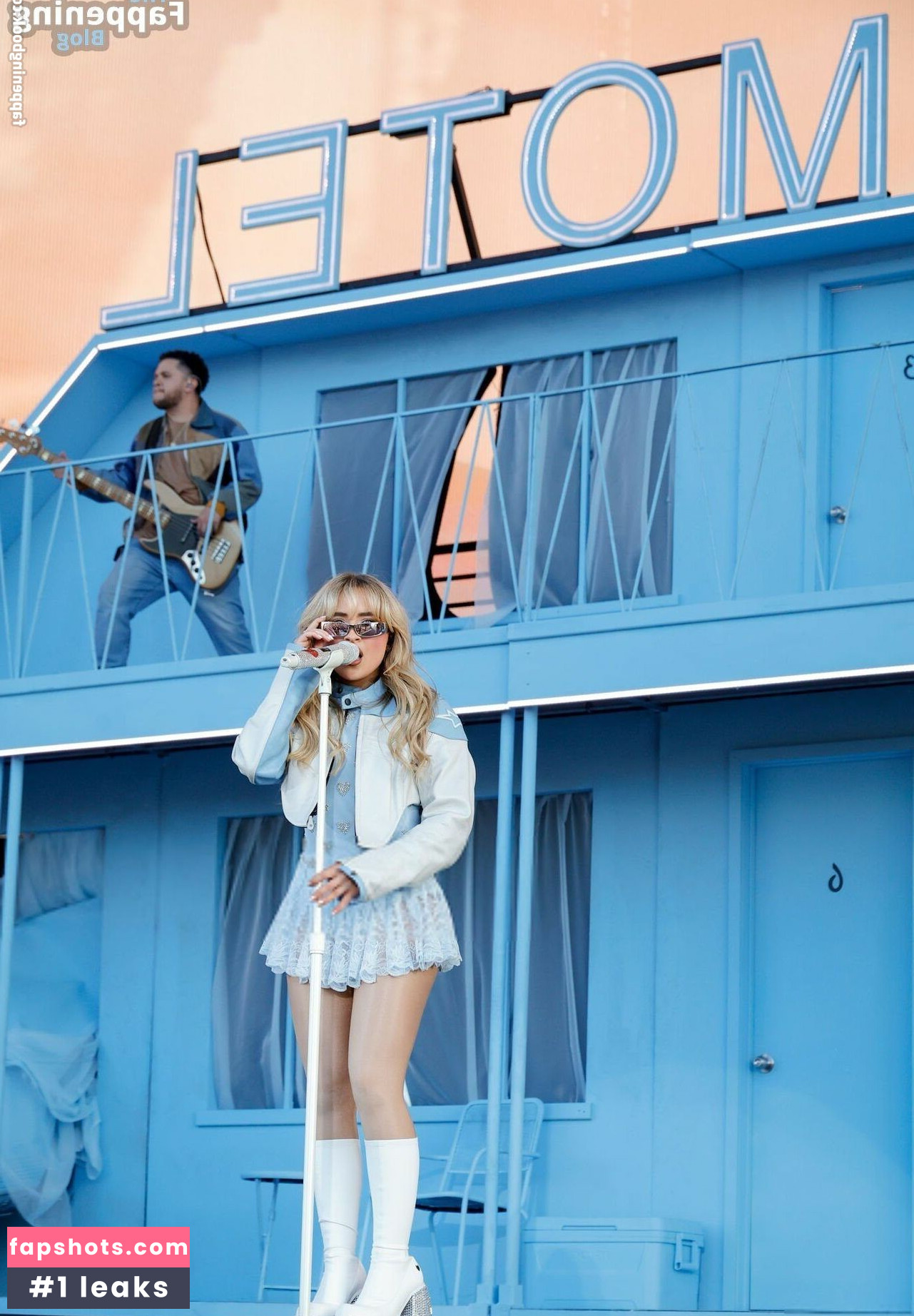 Sabrina Carpenter gallery photo #1331