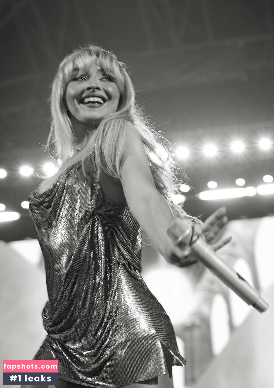 Sabrina Carpenter gallery photo #1490