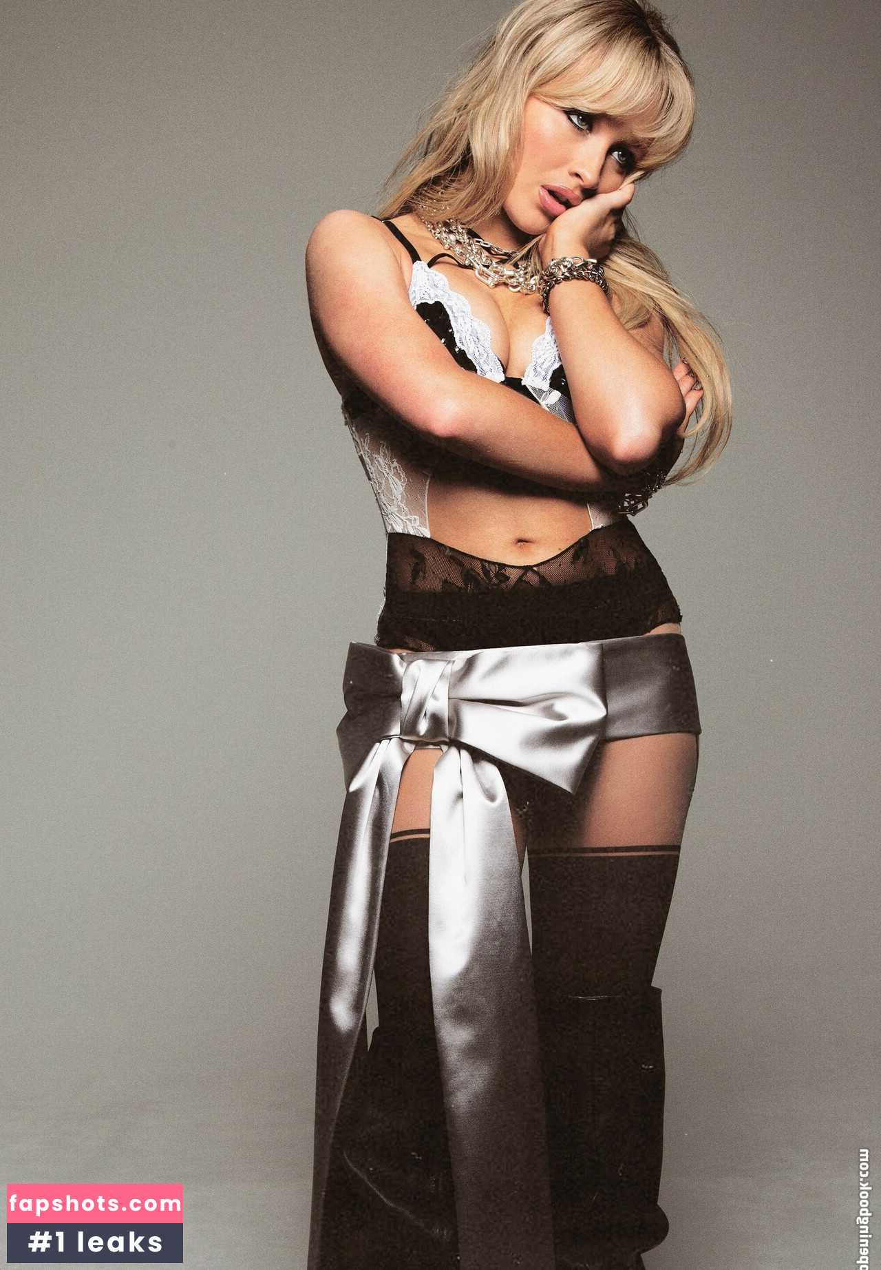 Sabrina Carpenter gallery photo #1559