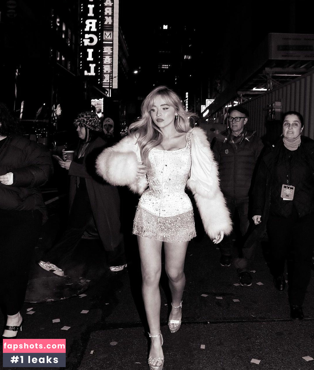 Sabrina Carpenter gallery photo #1588