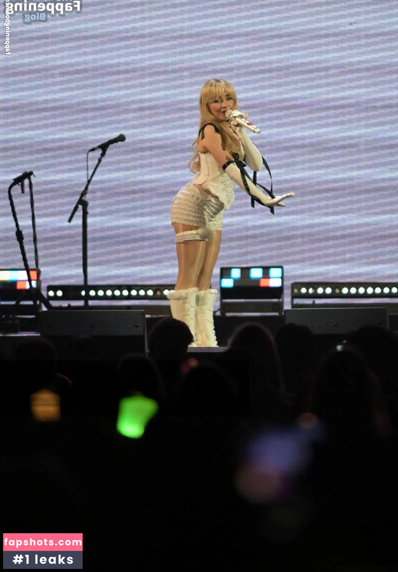 Sabrina Carpenter gallery photo #1661