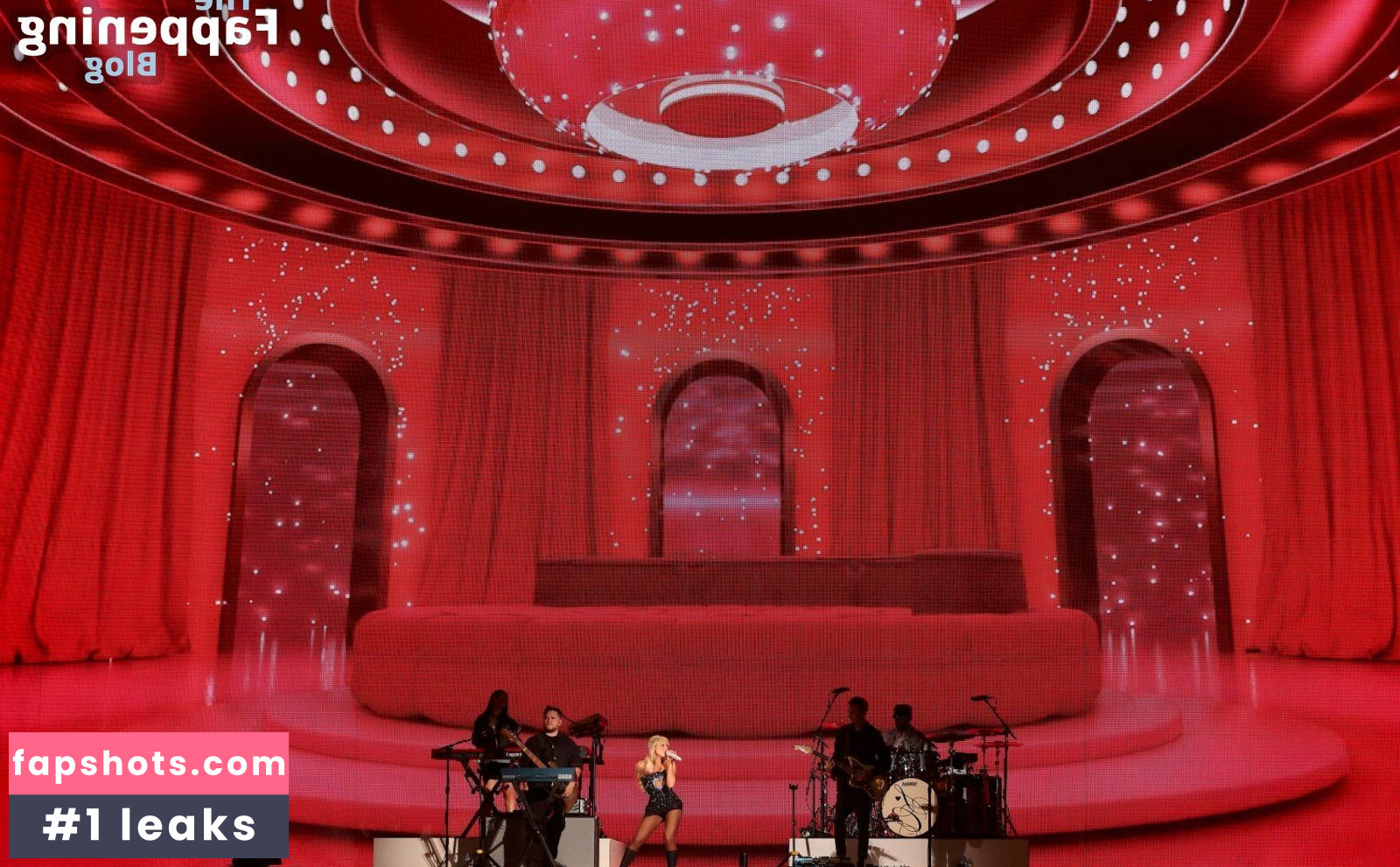 Sabrina Carpenter gallery photo #2030