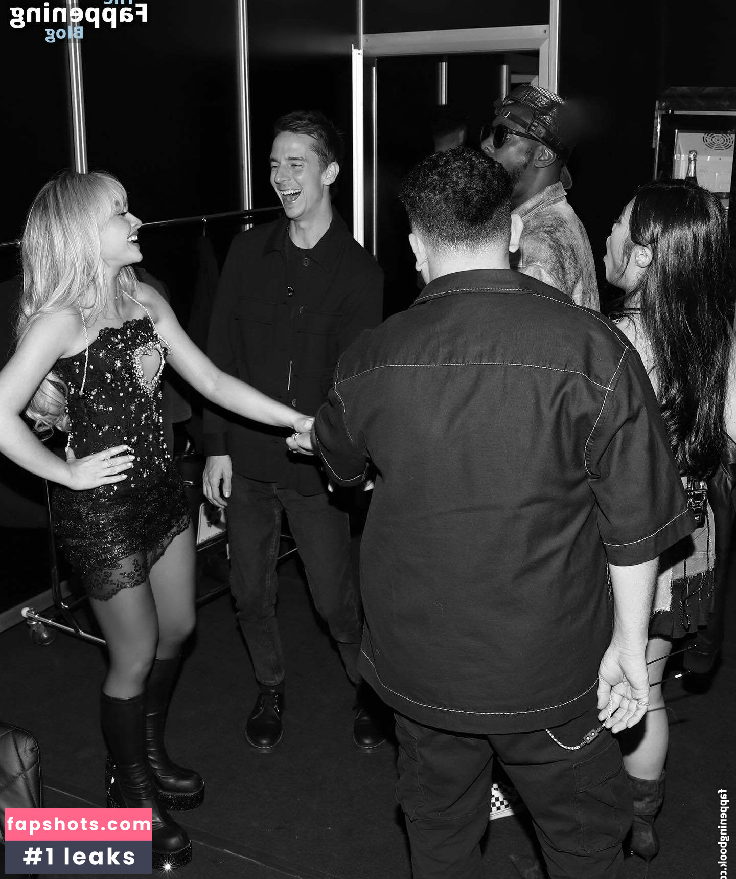 Sabrina Carpenter gallery photo #2051