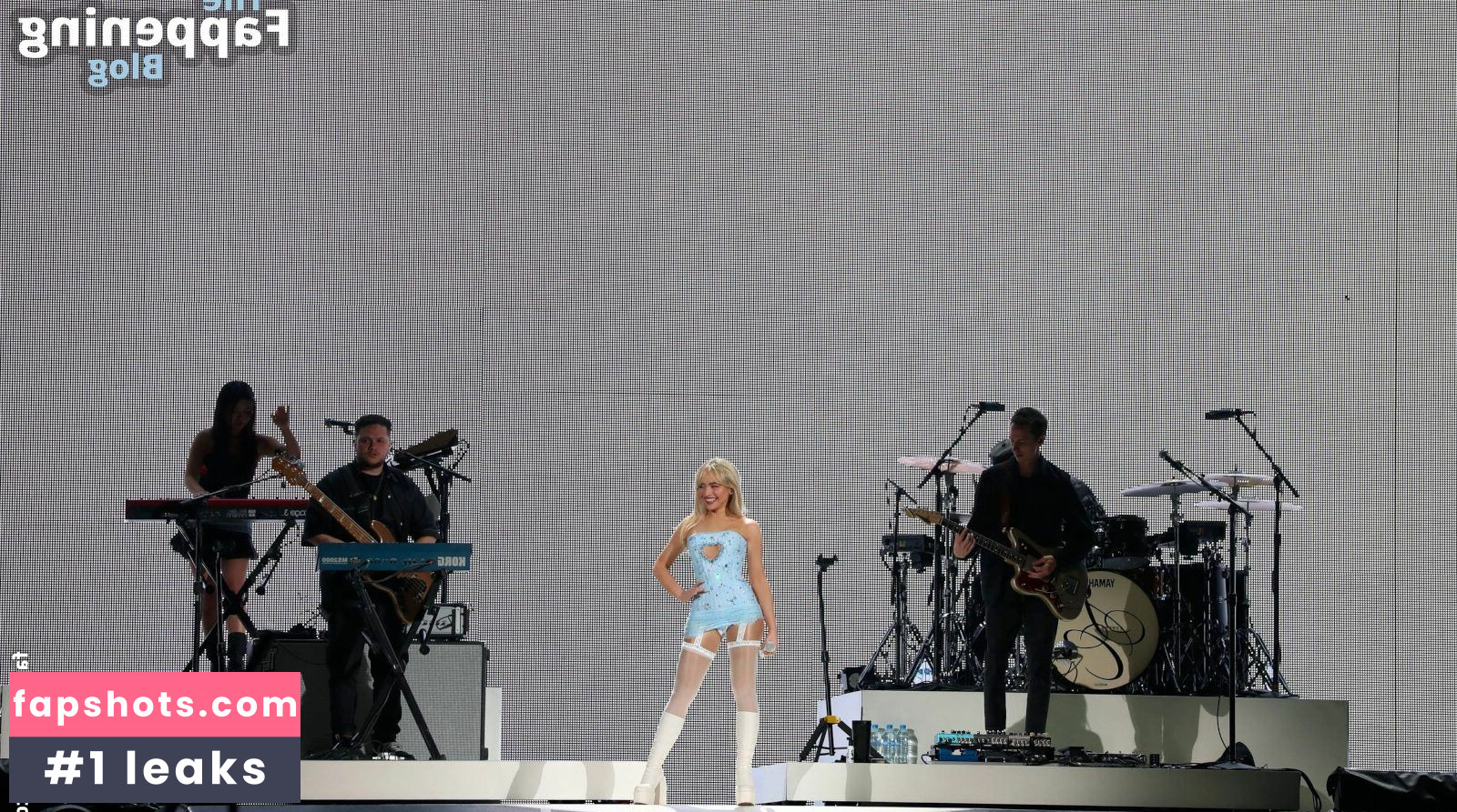 Sabrina Carpenter gallery photo #2058