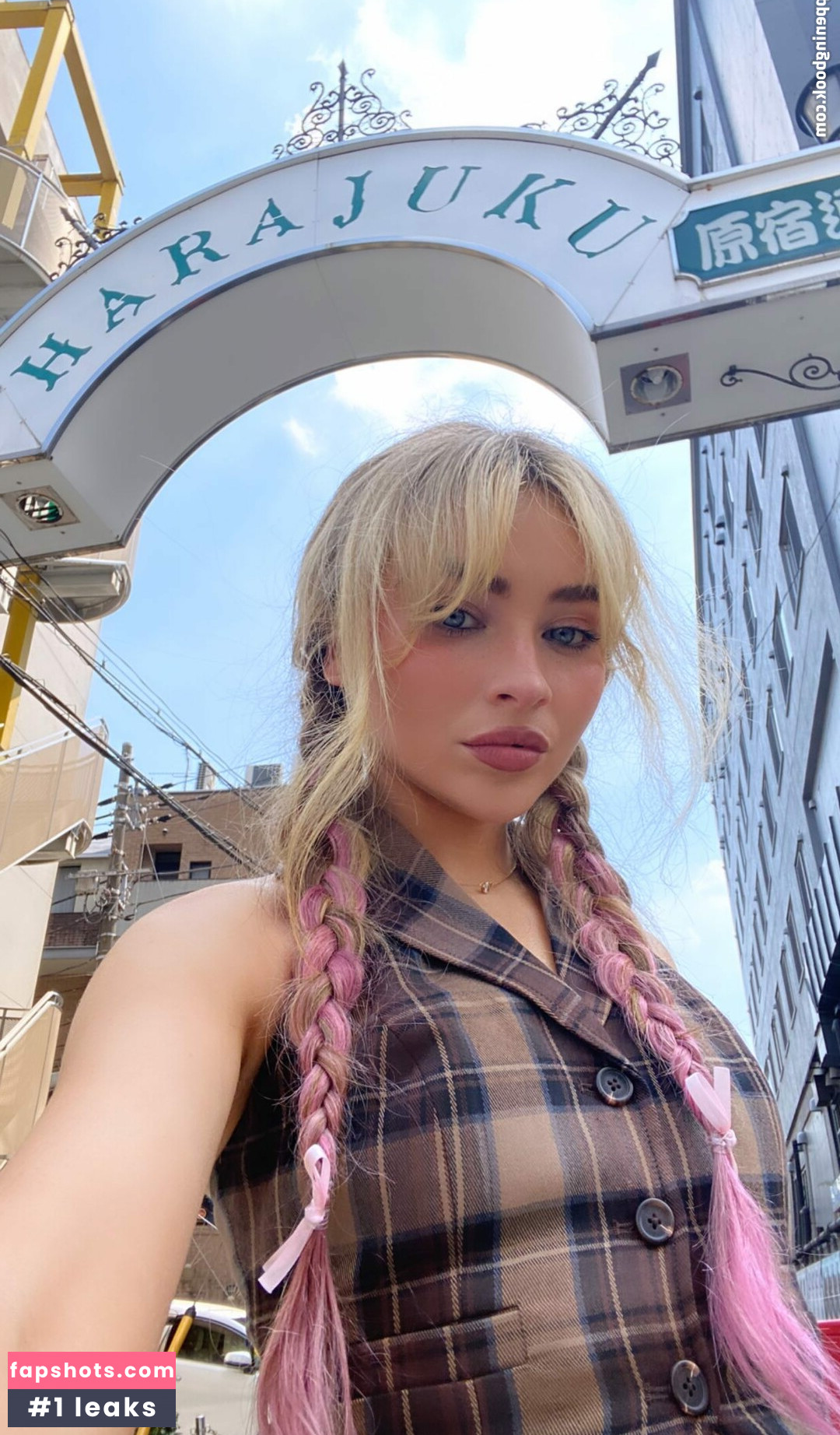 Sabrina Carpenter gallery photo #2229