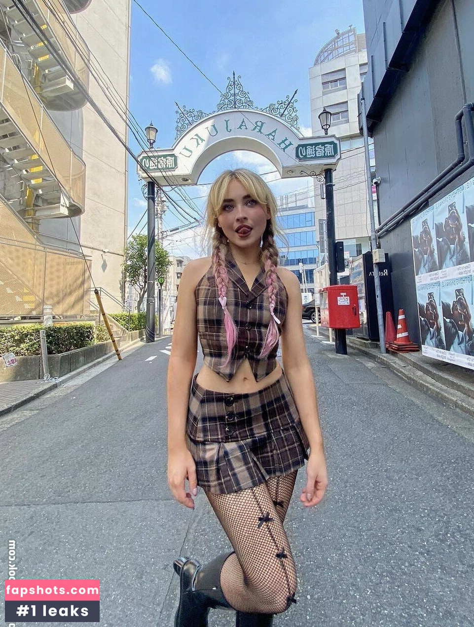 Sabrina Carpenter gallery photo #2237