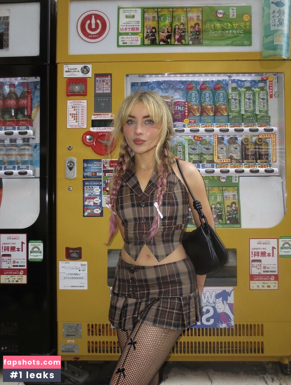 Sabrina Carpenter gallery photo #2239