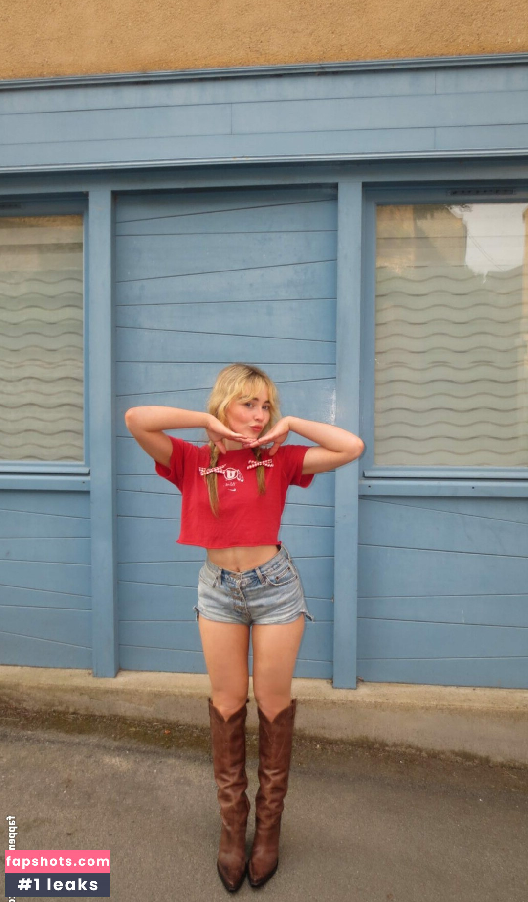 Sabrina Carpenter gallery photo #2246