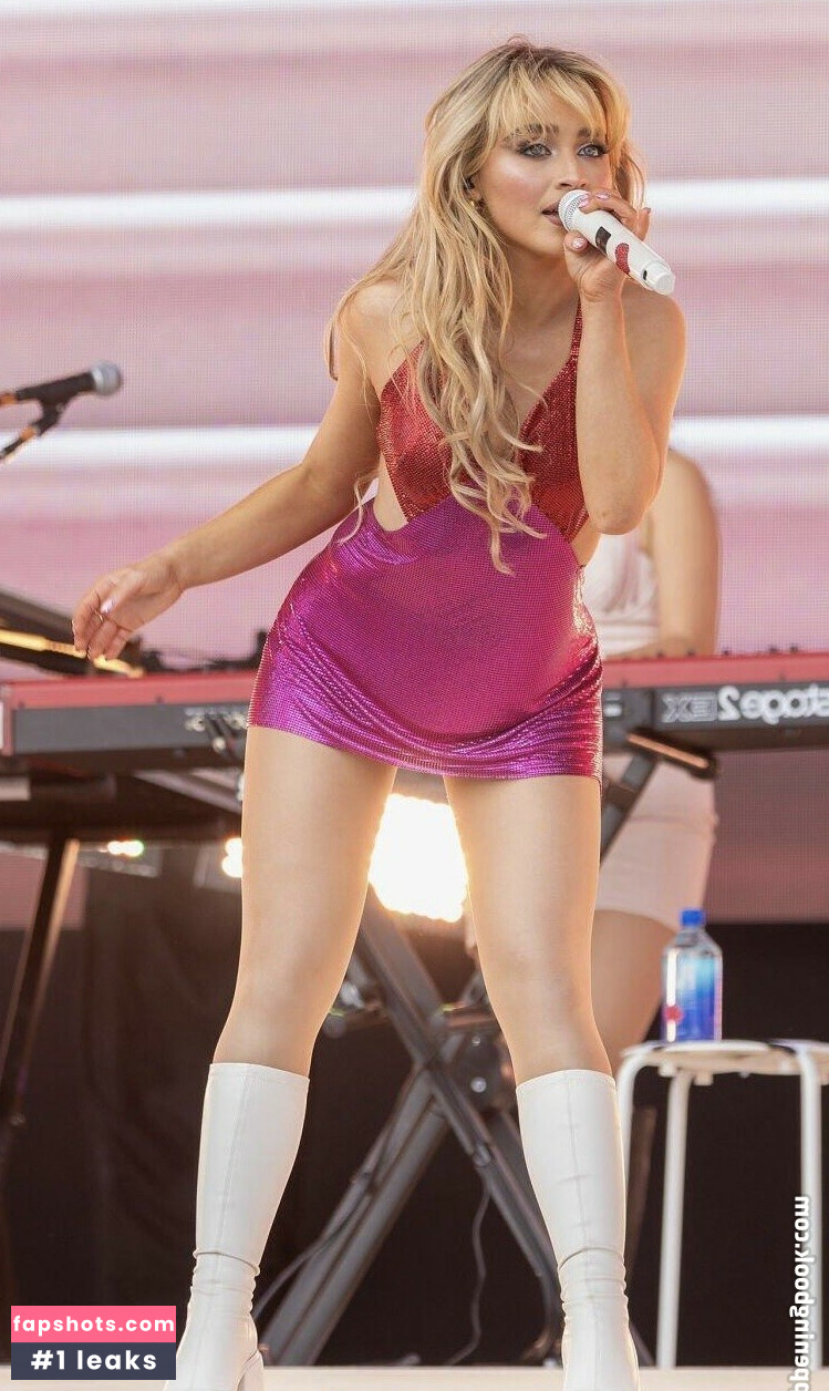 Sabrina Carpenter gallery photo #2294