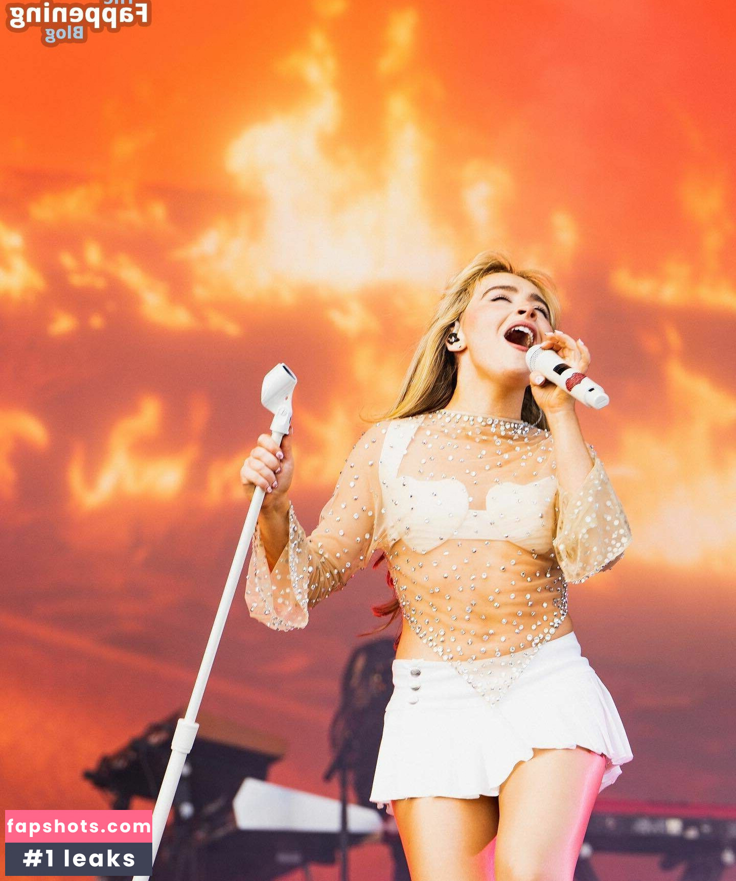 Sabrina Carpenter gallery photo #2323