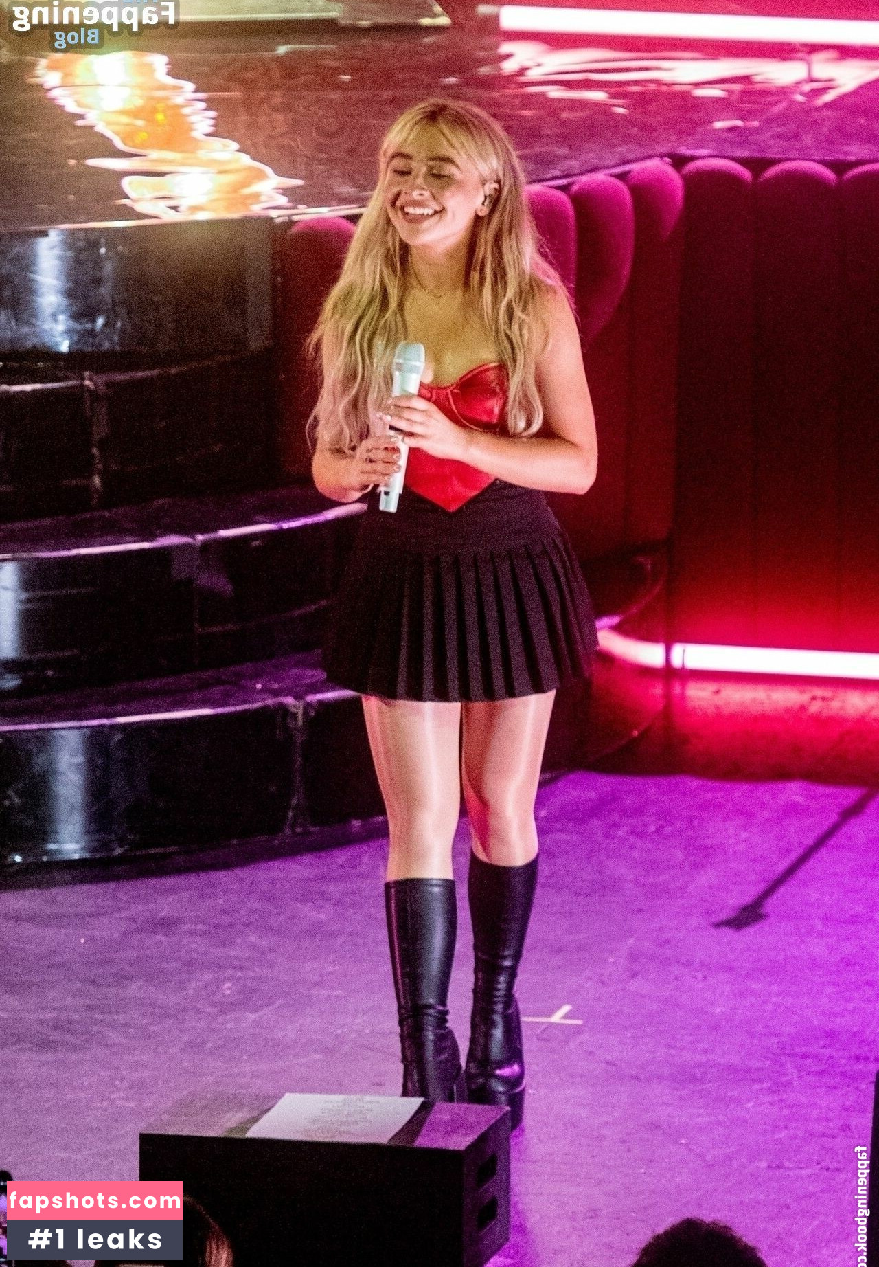 Sabrina Carpenter gallery photo #2352