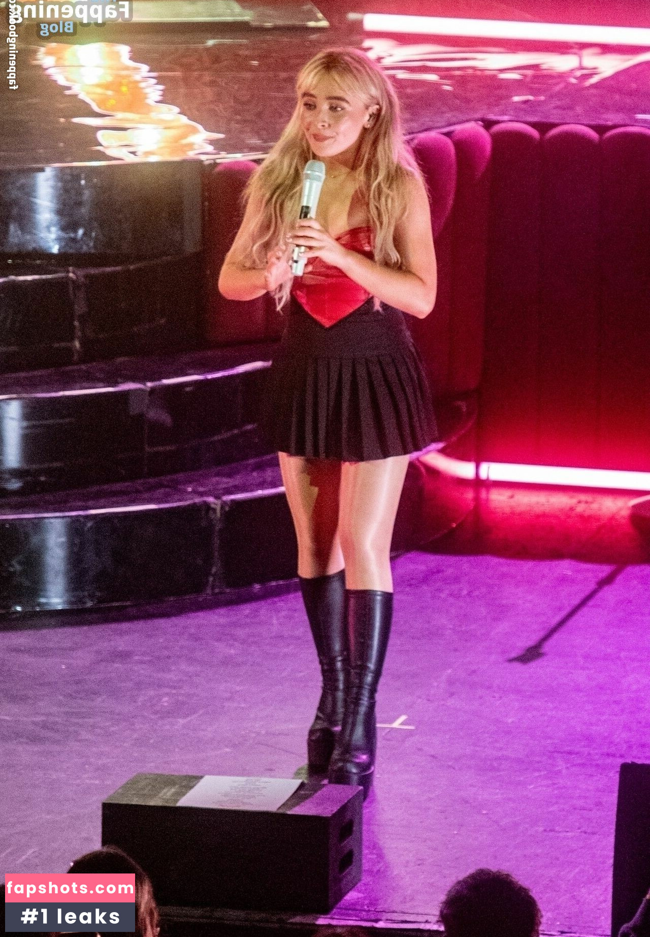 Sabrina Carpenter gallery photo #2353