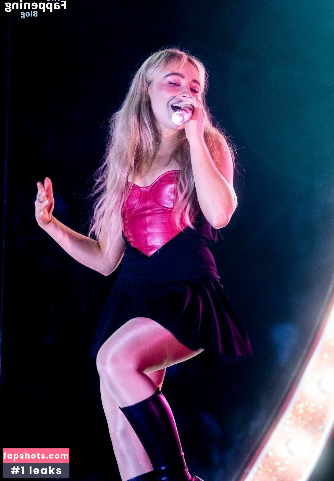 Sabrina Carpenter gallery photo #2360