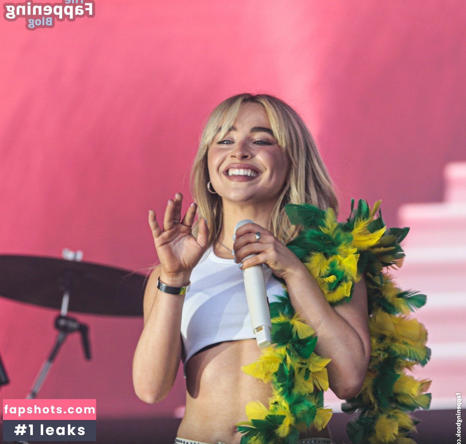 Sabrina Carpenter gallery photo #2442