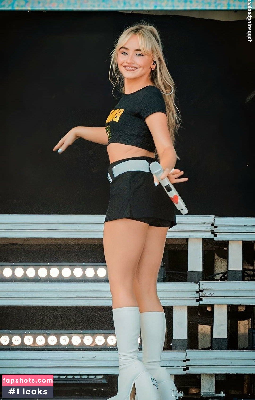 Sabrina Carpenter gallery photo #2500