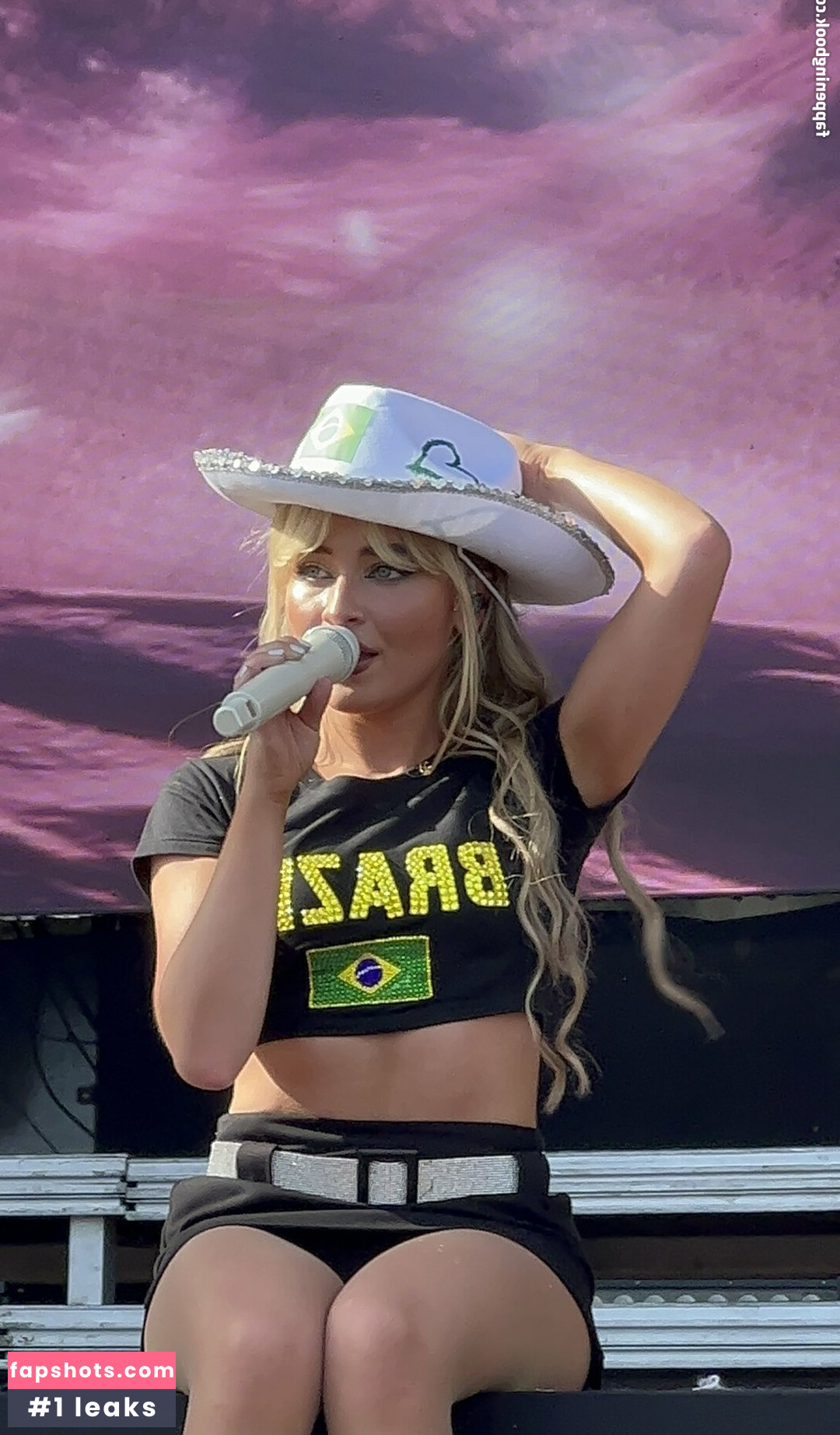 Sabrina Carpenter gallery photo #2502