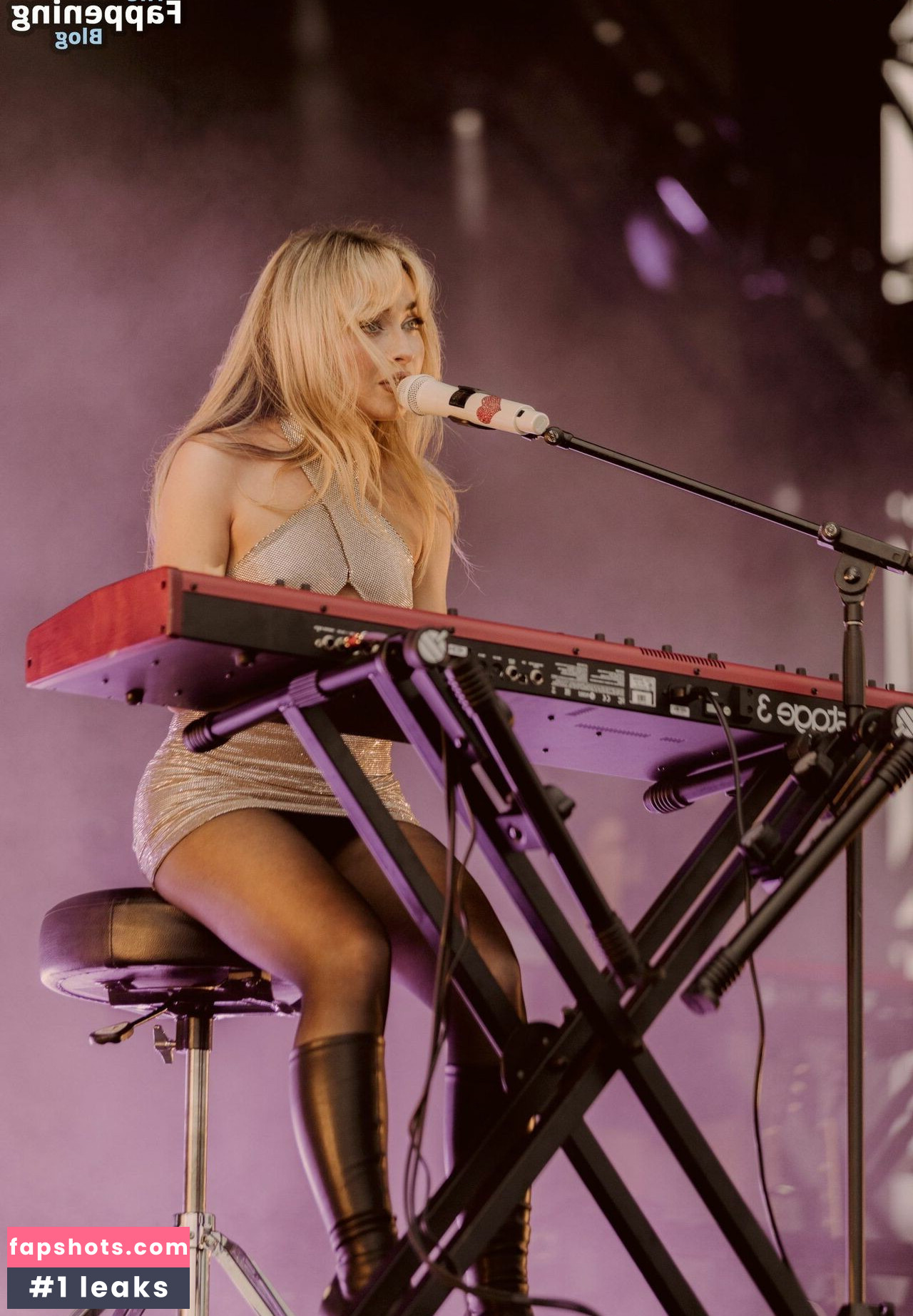 Sabrina Carpenter gallery photo #2526