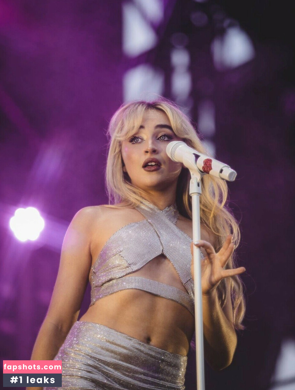 Sabrina Carpenter gallery photo #2545